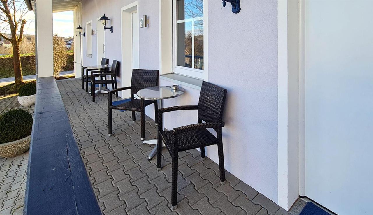 Donau-Hotel Sinzing Exterior foto