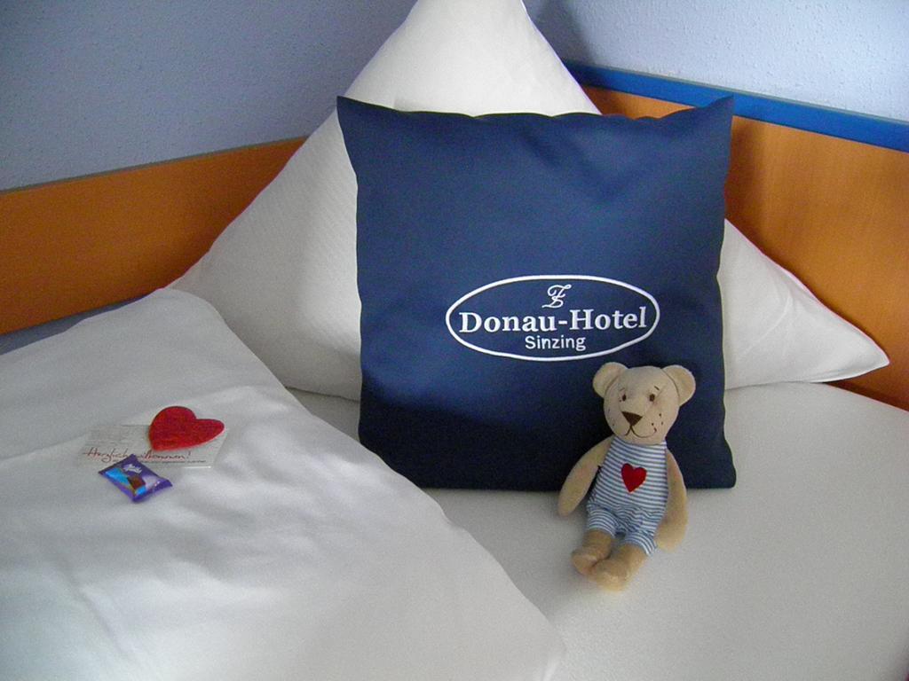 Donau-Hotel Sinzing Exterior foto